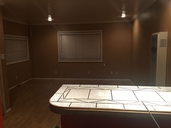 4th image of 2635 1/2 Iowa Ave