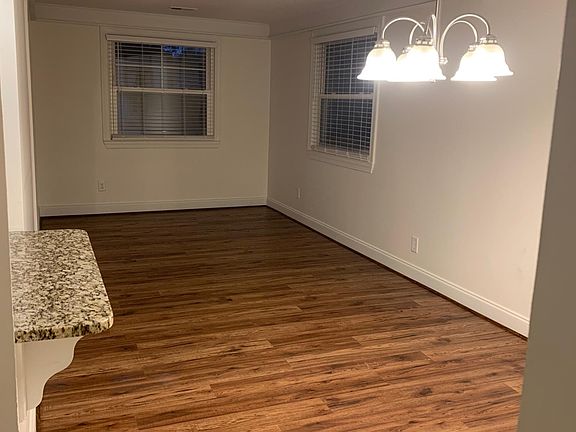 4th image of 410 Whittier Dr