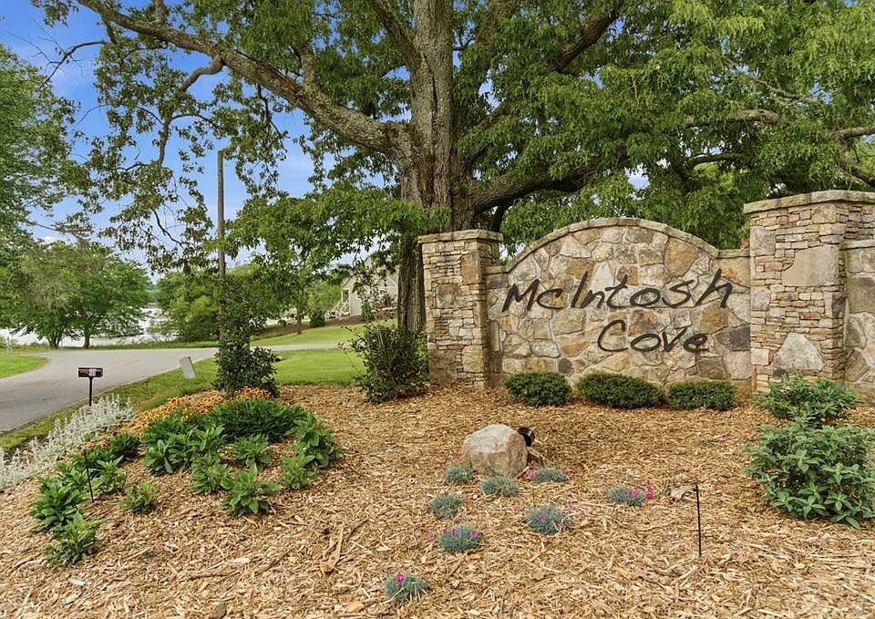 1st image of 25 McIntosh Cir