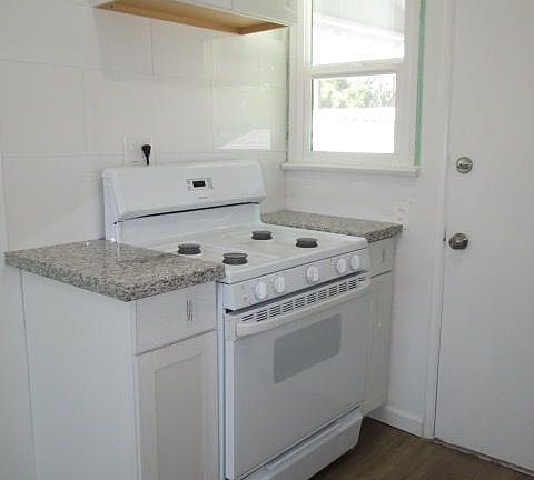5th image of 22147 Sherman Way