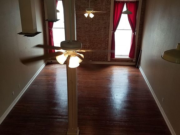 4th image of 224 N 4th St #402