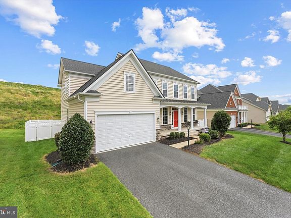 3rd image of 63 Coachman Cir