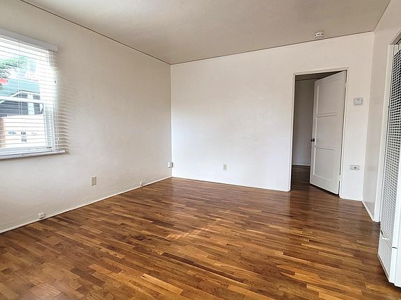 2nd image of 3718 Ingraham St #3718