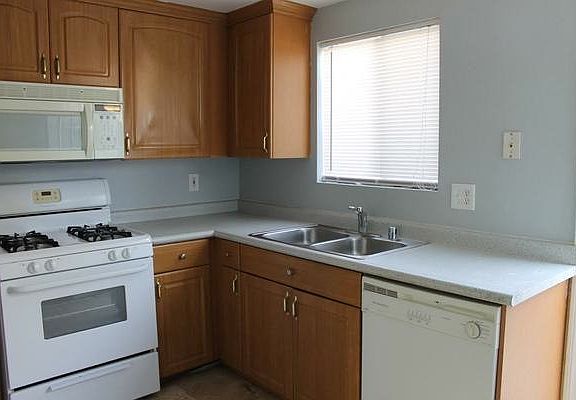 4th image of 769 Harris Ave