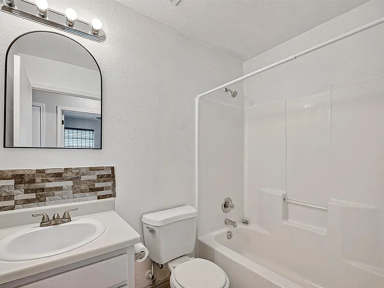 11411 Roandale Dr — Photo 26