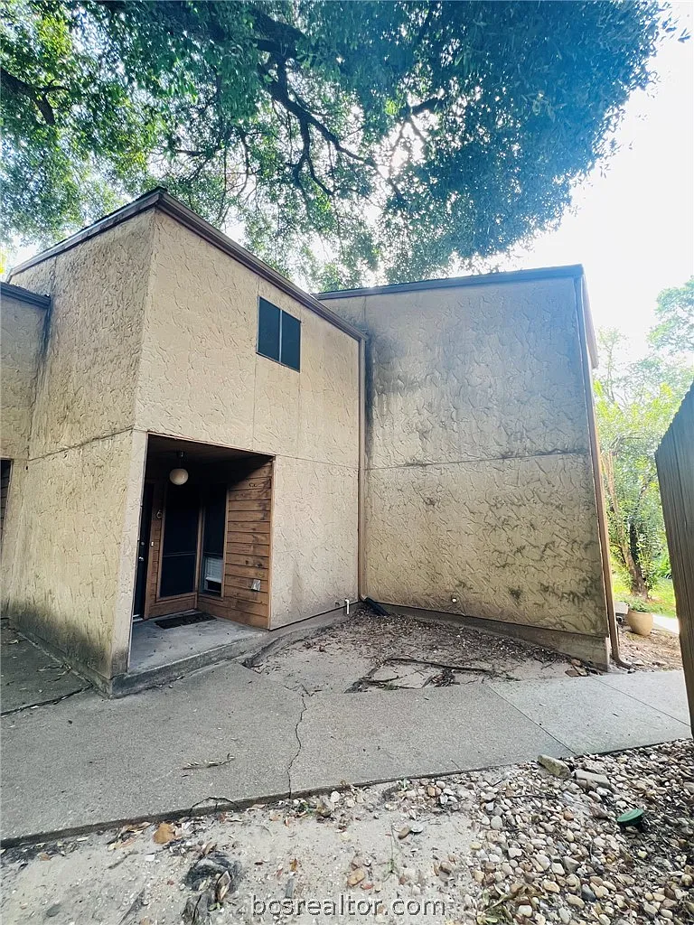 2 bed, 1106 sqft, $1,200 — Photo 1