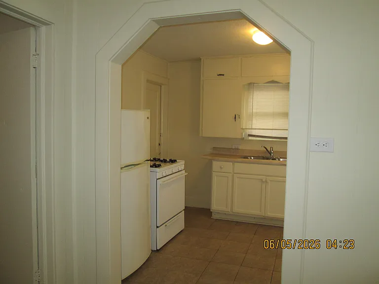 110 E Lone Star Ave — Photo 7