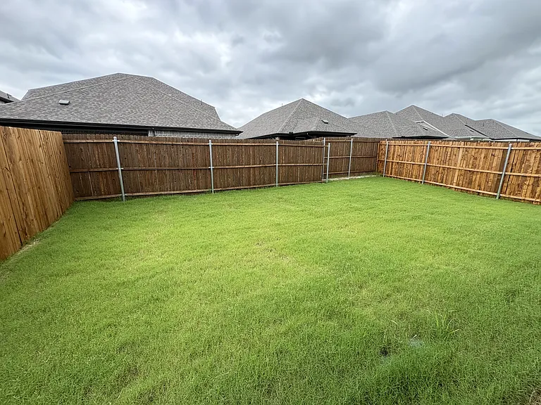 120 Greenbriar Dr — Photo 16