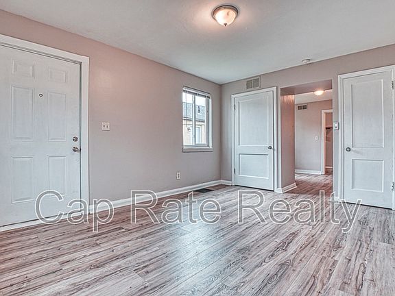 4th image of 1041 Loretta Ave