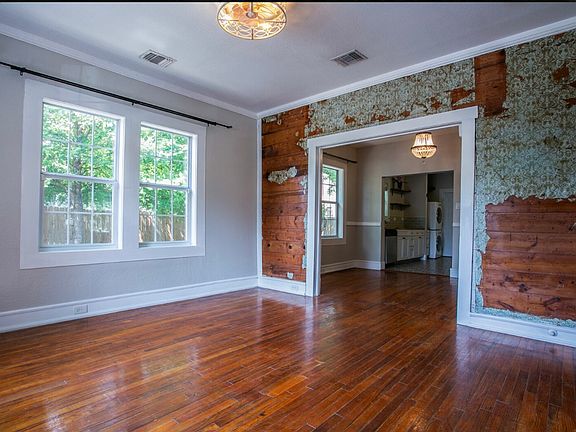 4th image of 1610 Michigan Ave