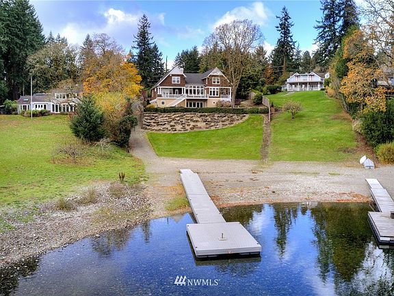 Private boat launch, dock and Mt Rainier View.