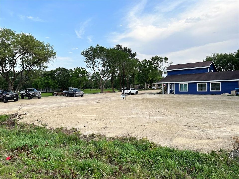 2nd image of 15821 Highway 36