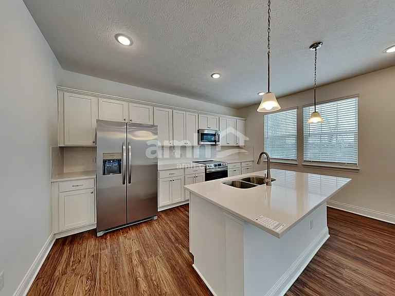 886 Castor Dr — Photo 5
