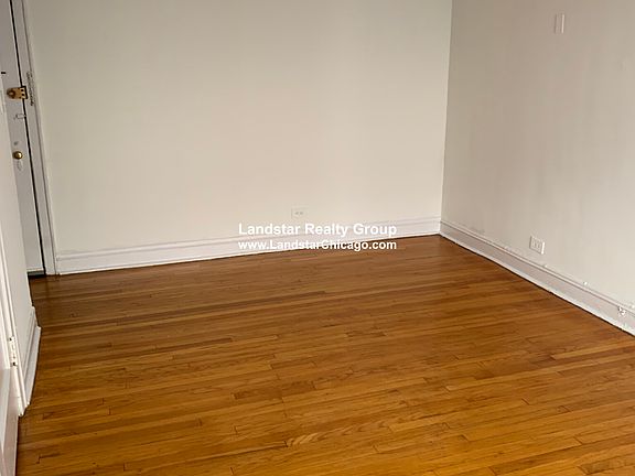 2nd image of 4807 N Fairfield Ave #11