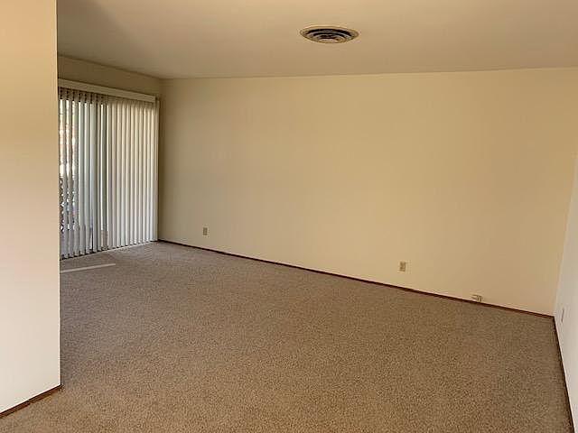 1st image of 950 Roble Ave APT 7