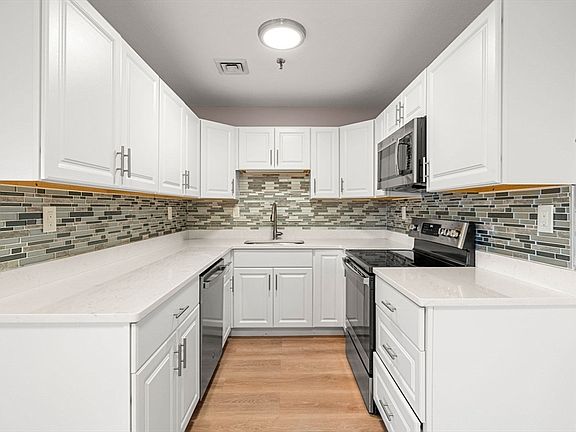 5th image of 90 Quincy Shore Dr APT 115