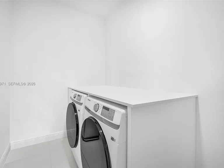 2163 Bay Ct — Photo 42