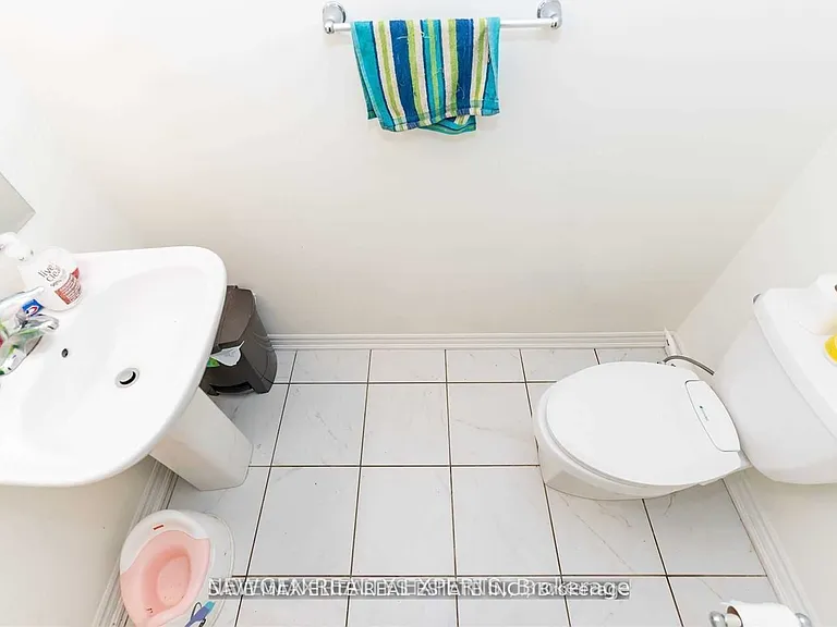 250 Lagerfeld Dr #8 — Photo 18