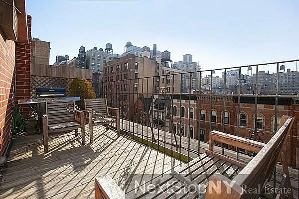 Sold by NextStopNY | media 4