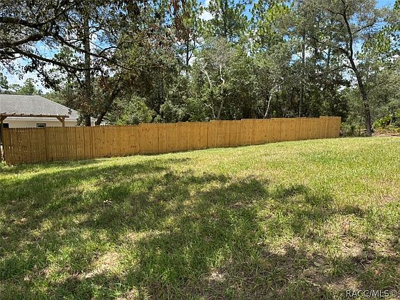 5th image of 1808 W Linden Dr
