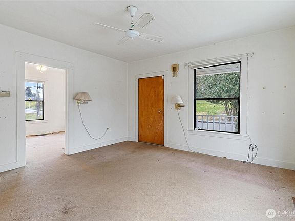 2nd image of 1704 127th Avenue NE