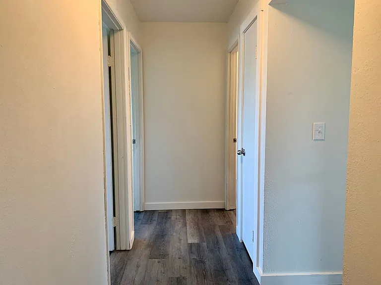 ES2275 -Eagle Rock Apartments — Photo 6