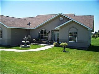 5th image of 102 Country Club Dr