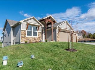 13700 NW 71st St, Parkville, MO 64152