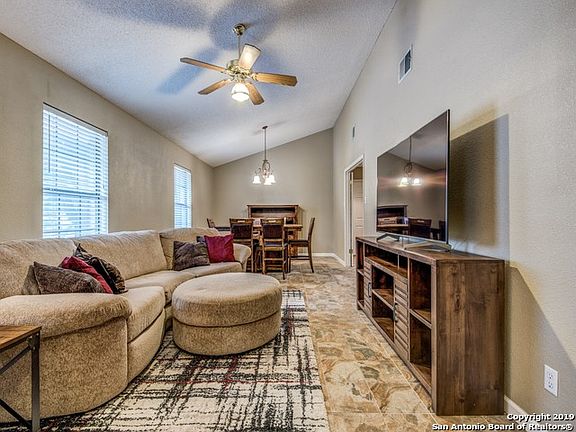 5th image of 1244 Oakcrest Dr