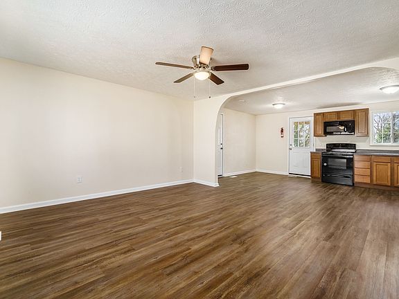 4th image of 5281 Sweet William Ct