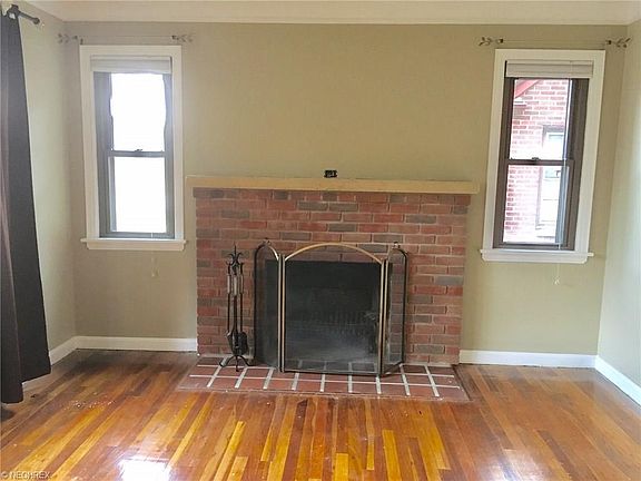 3rd image of 140 E 272nd St