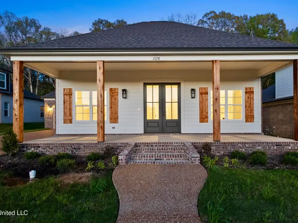 1214 Creekside Ln, Hernando, MS 38632