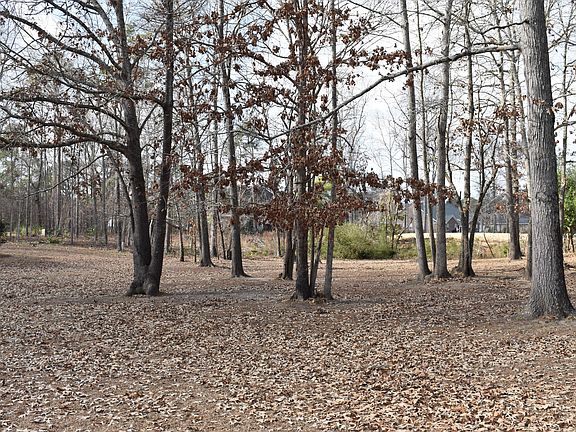 4th image of 50 N Lake Cir