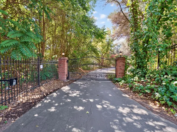 4335 Walnut Ave, Carmichael, CA 95608