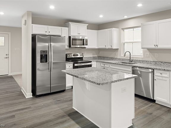 2nd image of 3632 Clubview Dr