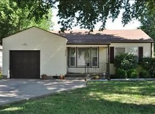 2920 E Clover Ln, Wichita, KS 67216