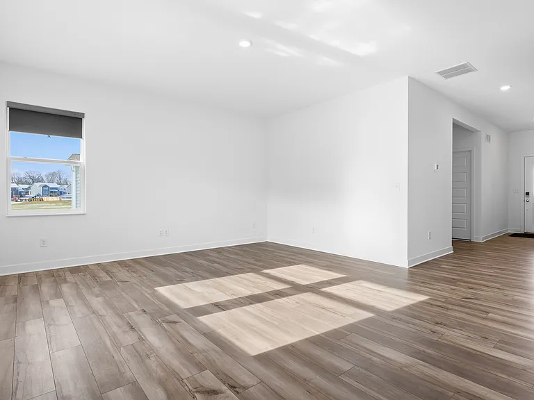 6261 Balsam Ct — Photo 9
