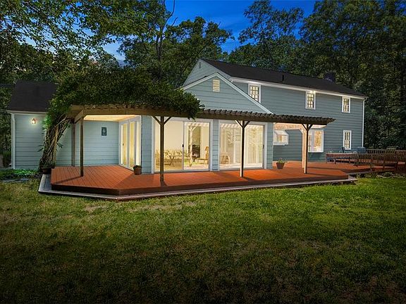 2nd image of 25 Teakwood Ct
