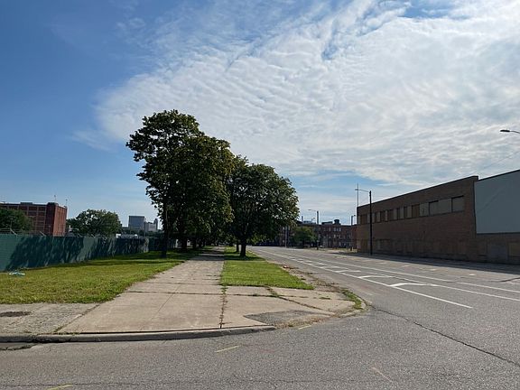 5th image of 2410 W Lafayette Blvd