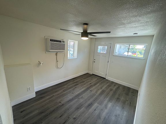 4th image of 817 1/2 Oak St