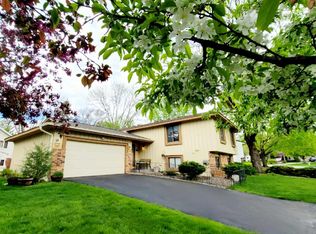 9245 Garrison Way, Eden Prairie, MN 55347