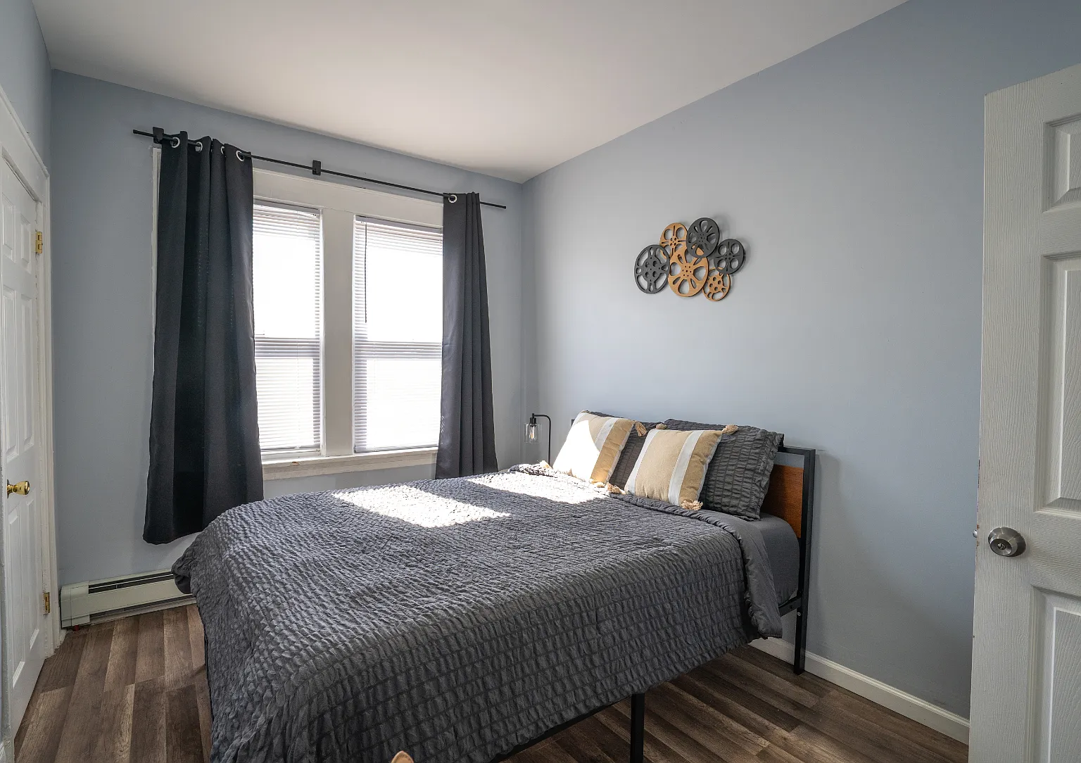 3 bed, 900 sqft, $4,800 — Photo 4