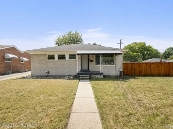24610 Adlai Ave, Eastpointe, MI 48021