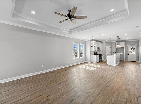 3rd image of 216 Trudeau Dr