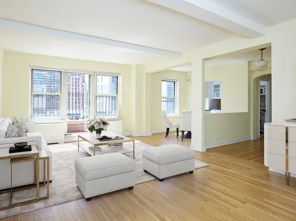 400 East 52nd Street image 1 of 11