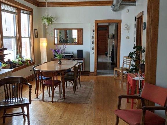 5th image of 1000 N Richmond St APT 2