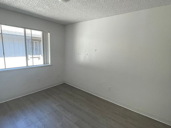 2nd image of 404 U St #31