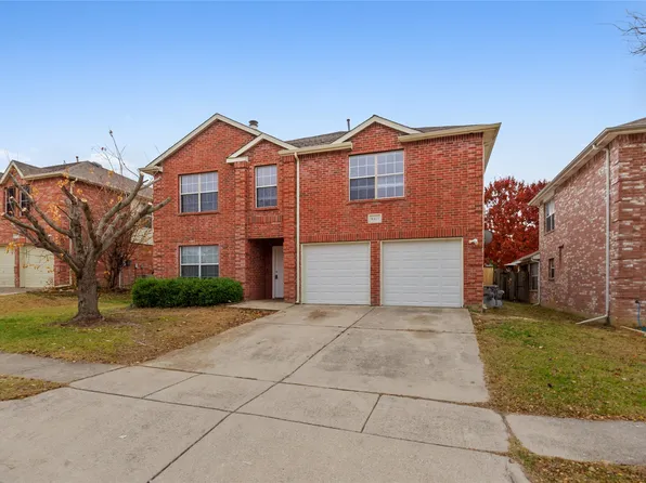 8413 Southern Prairie Dr, Fort Worth, TX 76123