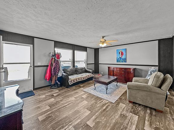 4th image of 303 Mesa Rdg