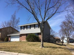 410 Beechwood Dr, Westmont, IL 60559